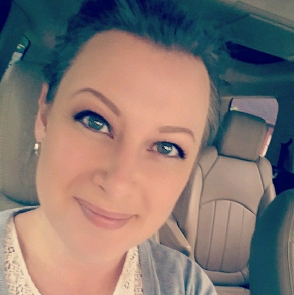 Meet your Posher, Amanda - Picture 1 of 1